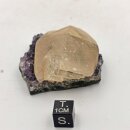 Calcit Kristall auf Uruguay Amethyst